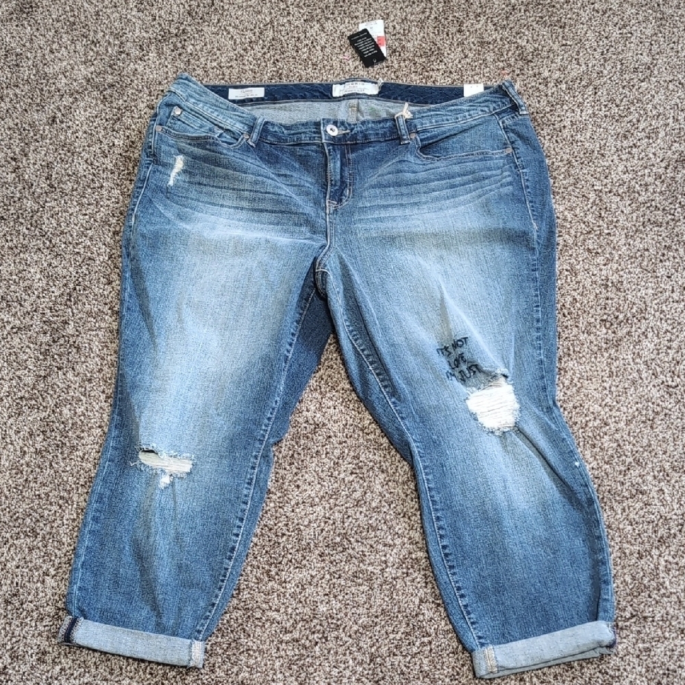 NEW Torrid Skinny Cropped Distressed Stretchy Embroidered Jeans Plus Size 20
